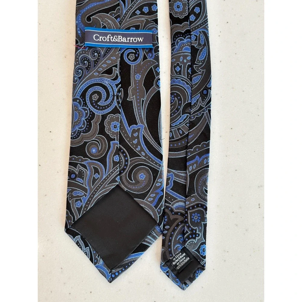 Croft & Barrow Mens Silk Necktie Blue Grey Black Paisley Hand Made Classic Tie